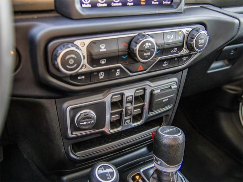 Used 2023 Jeep Gladiator Overland image 30