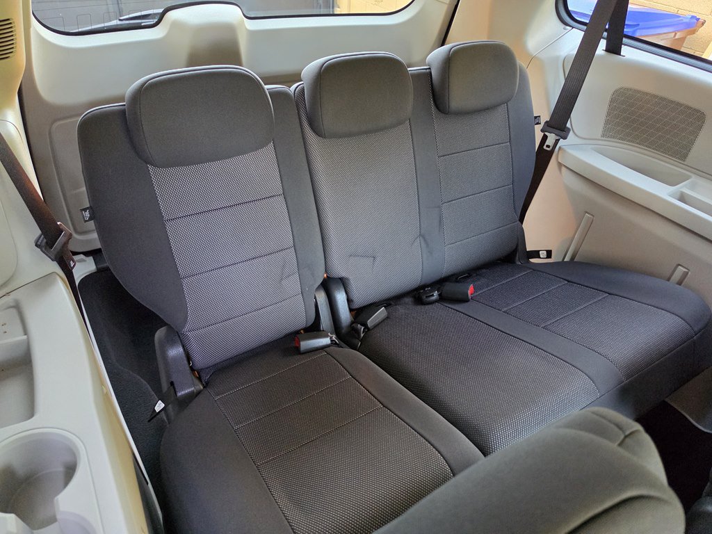 Used 2009 Dodge Grand Caravan SXT w/ Entertainment Group 2 FWD image 30