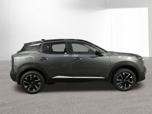 New 2025 Nissan Kicks SV image 35
