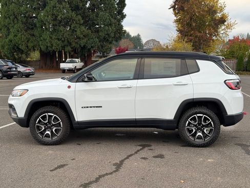 New 2026 Jeep Compass Trailhawk image 2