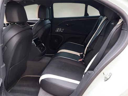 New 2025 Bentley Flying Spur Plug-In Hybrid image 15