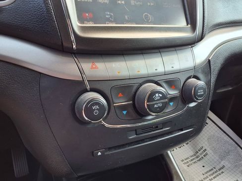 Used 2017 Dodge Journey Crossroad FWD image 18
