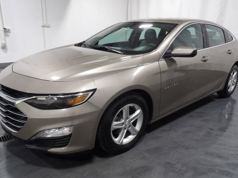 Used 2022 Chevrolet Malibu LT image 3
