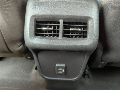 Used 2022 Chevrolet Equinox LS w/ Driver Confidence II Package FWD image 16