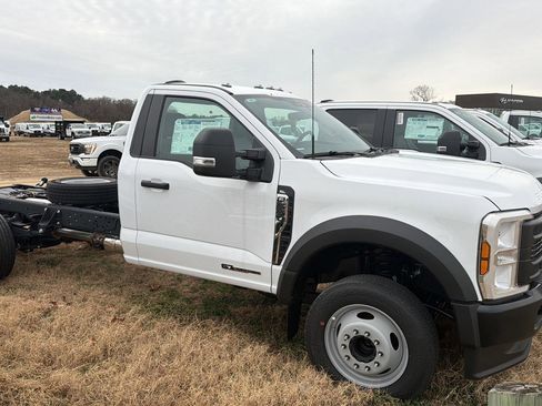New 2025 Ford F550 2WD Regular Cab Super Duty image 5
