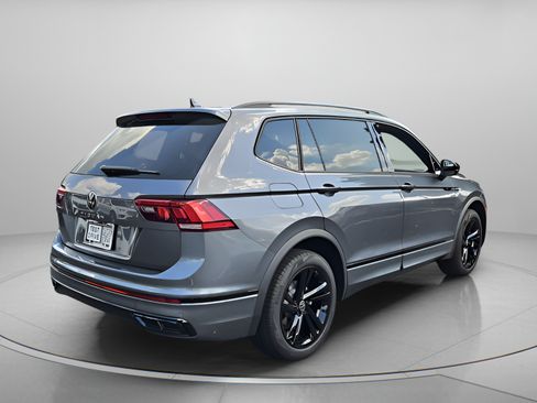 Used 2023 Volkswagen Tiguan SE R-Line FWD image 6