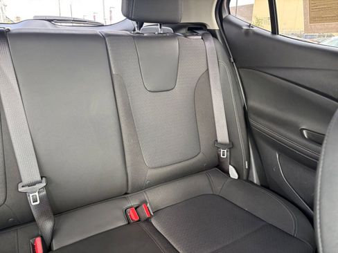 Used 2025 Buick Encore GX Preferred image 36