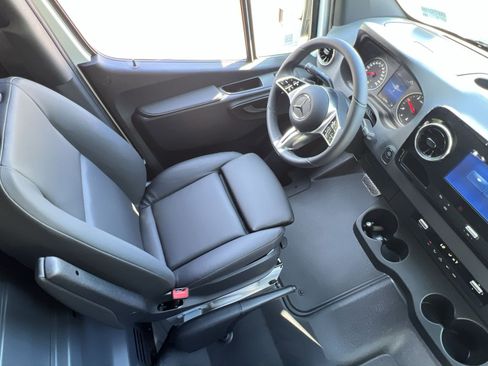 New 2026 Mercedes-Benz Sprinter 2500 image 16