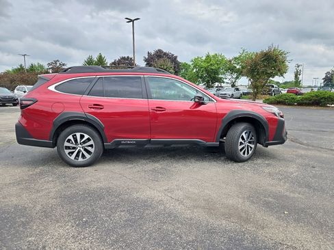 Used 2024 Subaru Outback Premium AWD/4WD image 2