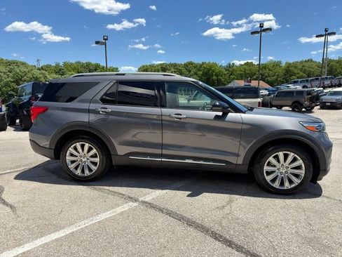 Used 2021 Ford Explorer Limited w/ Hybrid Equipment Group 310A RWD image 8