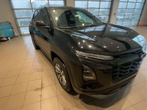 Used 2025 Chevrolet Equinox LT FWD image 4