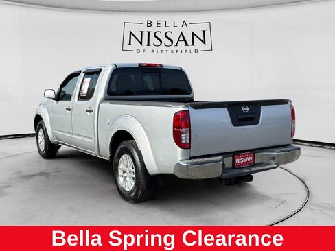 Used 2018 Nissan Frontier SV AWD/4WD image 3