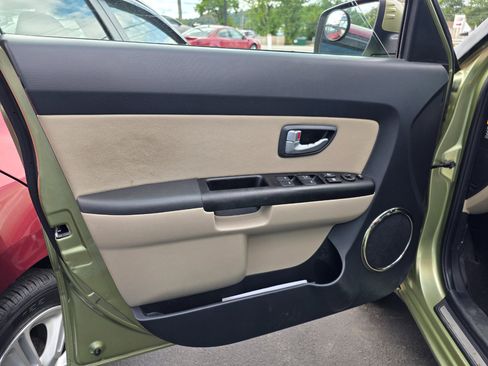 Used 2013 Kia Soul ! w/ Premium Pkg image 29
