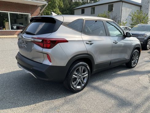 Used 2021 Kia Seltos LX AWD/4WD image 5
