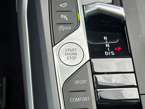 Used 2025 BMW 230i Coupe w/ Premium Package image 28