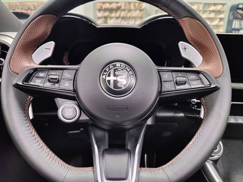 Used 2025 Alfa Romeo Tonale AWD/4WD image 31