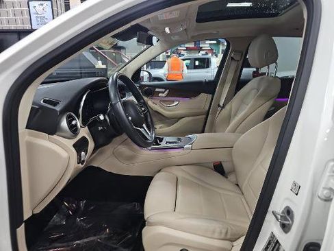 Used 2022 Mercedes-Benz GLC 300 4MATIC w/ Premium Package Lite image 3