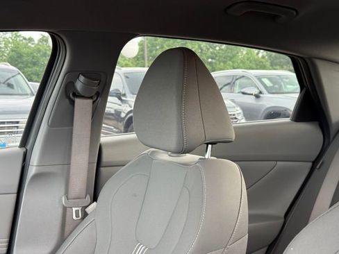 Used 2025 Hyundai Elantra Sport FWD image 11