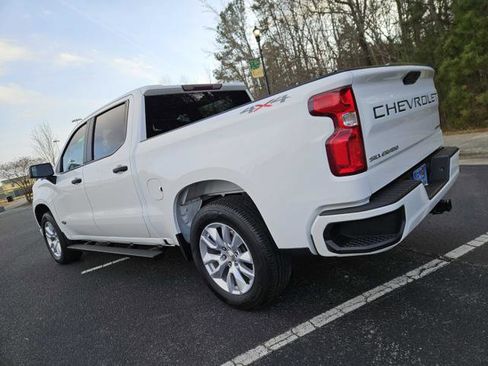 Used 2020 Chevrolet Silverado 1500 Custom w/ Custom Value Package image 3