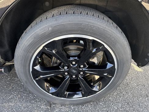 Used 2023 Ford Expedition Limited image 20