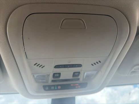 Used 2021 GMC Acadia Denali w/ Denali Technology Package FWD image 25