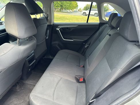 Used 2021 Toyota RAV4 LE FWD image 14