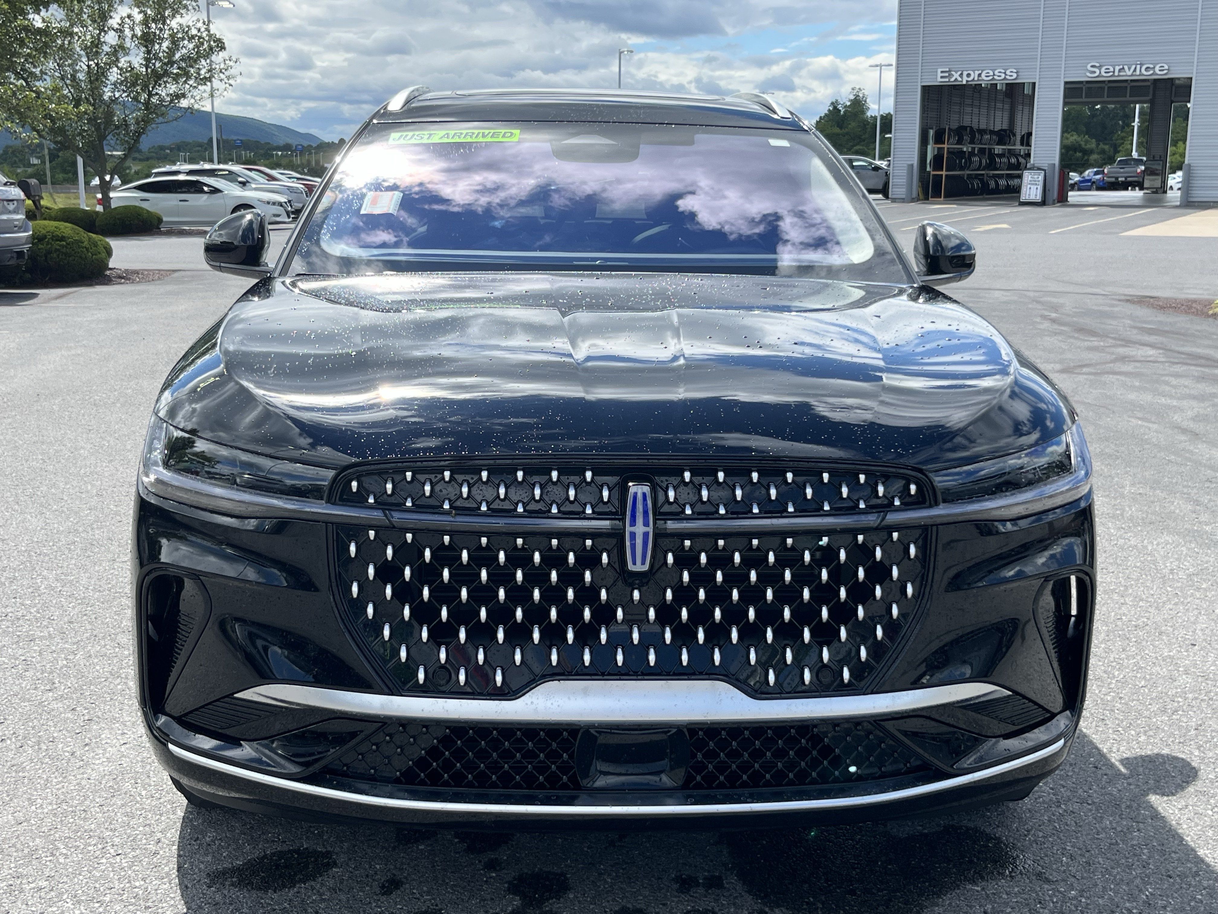 Used 2025 Lincoln Nautilus Reserve AWD/4WD image 12