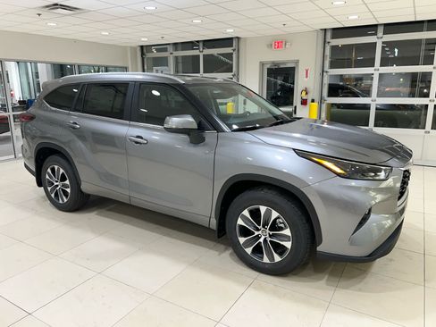 New 2026 Toyota Highlander XLE AWD/4WD image 1