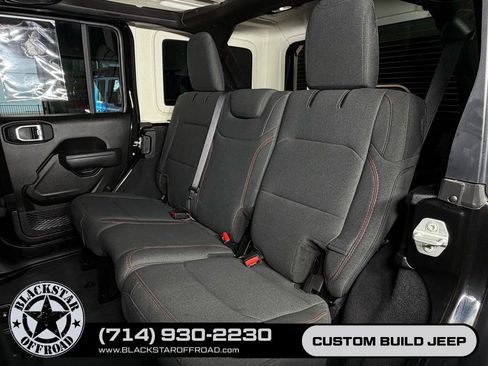 Used 2025 Jeep Wrangler Unlimited Rubicon AWD/4WD image 14