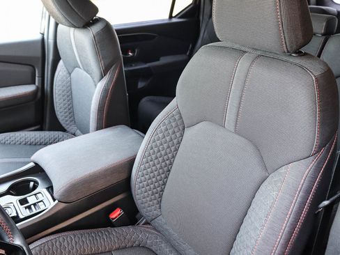 Certified 2025 Honda Pilot Sport image 30