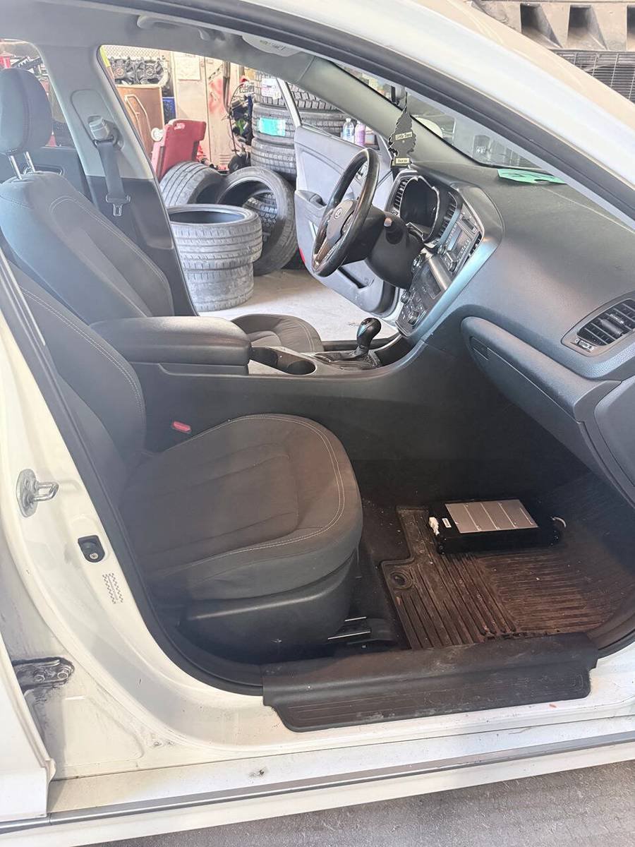 Used 2012 Kia Optima Hybrid w/ Hybrid Convenience Pkg FWD image 18