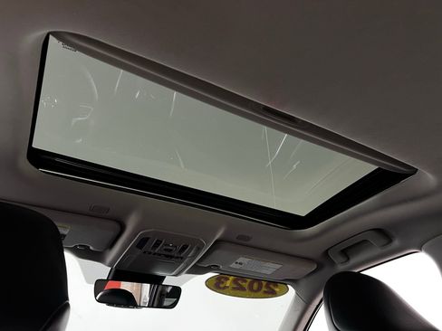 Certified 2023 Toyota Highlander XLE image 25