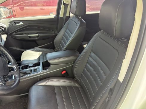 Used 2017 Ford Escape Titanium AWD/4WD image 5