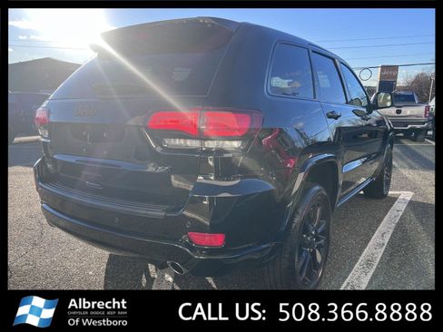 Used 2021 Jeep Grand Cherokee Laredo X image 5