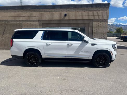 Used 2025 GMC Yukon XL Elevation w/ Elevation Premium Package image 2