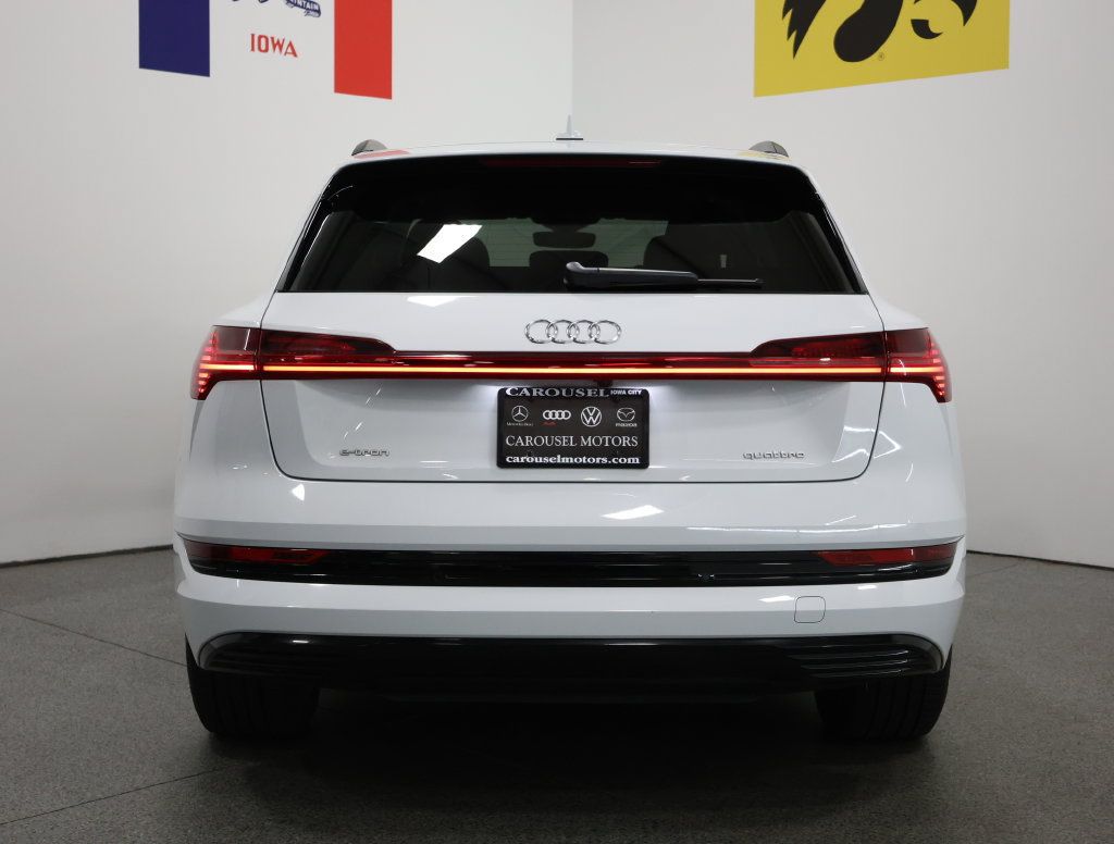 Used 2022 Audi e-tron Premium w/ Convenience Plus Package AWD/4WD image 11