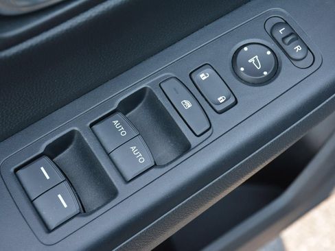 Used 2024 Honda CR-V EX image 9