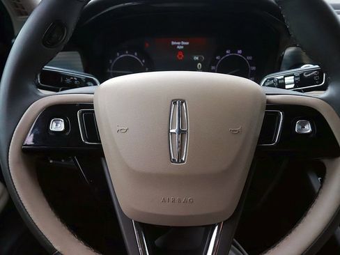 Used 2022 Lincoln Corsair FWD w/ Equipment Group 101A image 17