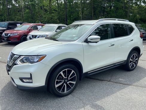Used 2019 Nissan Rogue SL image 2