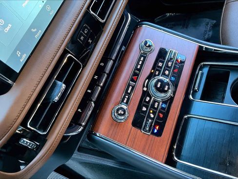 Used 2022 Lincoln Aviator Grand Touring w/ Equipment Group 301A image 17