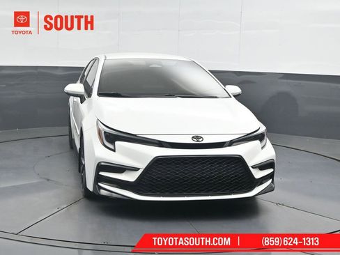Used 2023 Toyota Corolla SE FWD image 5
