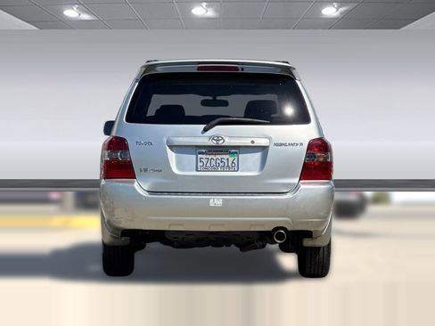 Used 2007 Toyota Highlander w/ 3rd Row image 9