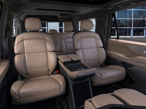 New 2026 Lincoln Navigator L Black Label AWD/4WD image 11