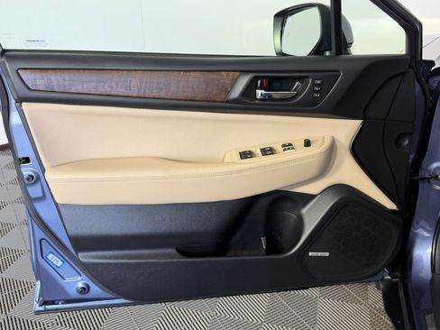 Used 2017 Subaru Outback 2.5i Limited image 12