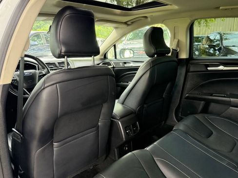 Used 2019 Ford Fusion Titanium FWD image 18