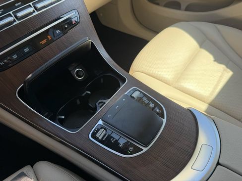 Used 2021 Mercedes-Benz GLC 300 4MATIC image 21