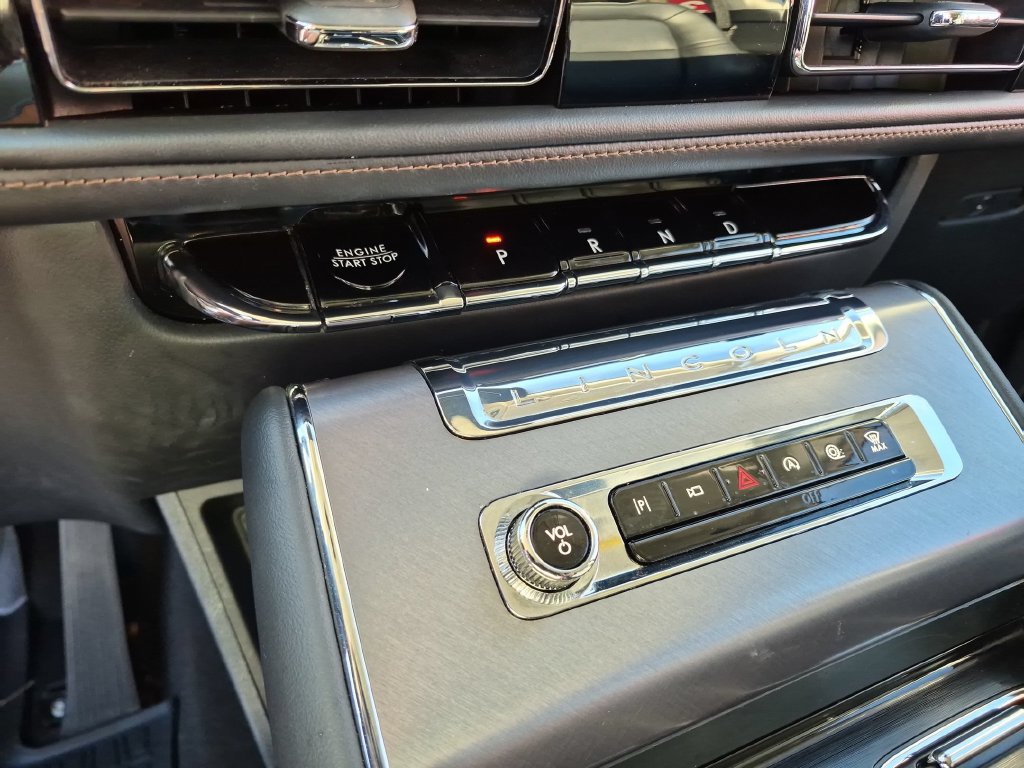 Used 2025 Lincoln Aviator AWD w/ Equipment Group 101A image 24