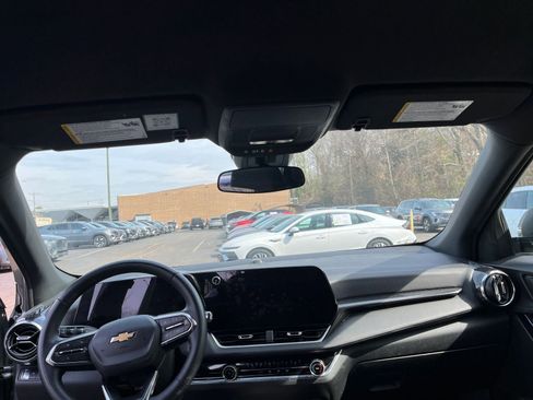 Used 2025 Chevrolet Equinox LT image 34