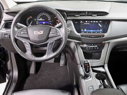 Used 2018 Cadillac XT5 Luxury image 14