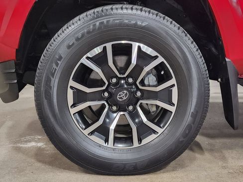 Used 2022 Toyota Tacoma TRD Sport w/ Technology Package RWD image 28